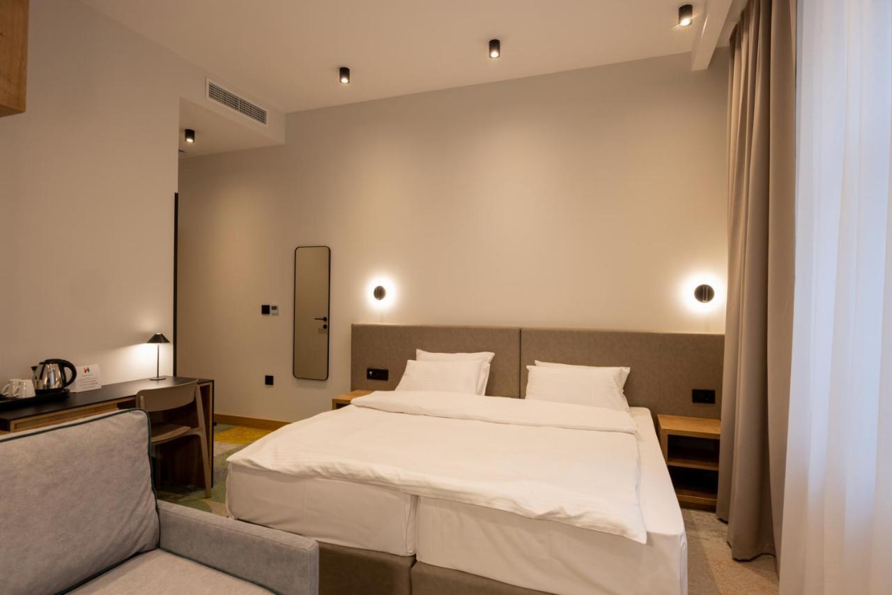 Hop Inn Rooms & Suites เบลเกรด ภายนอก รูปภาพ