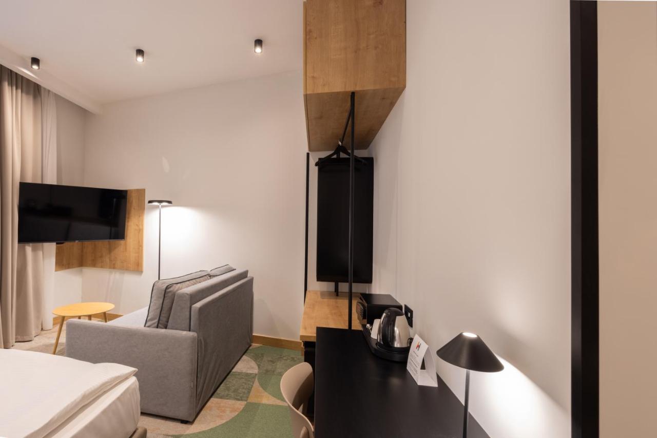 Hop Inn Rooms & Suites เบลเกรด ภายนอก รูปภาพ
